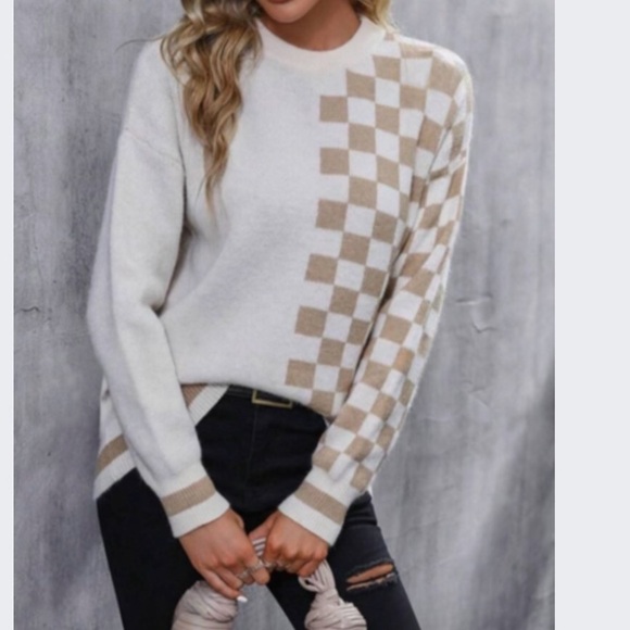 New checkerboard pattern sweater - Picture 2 of 3